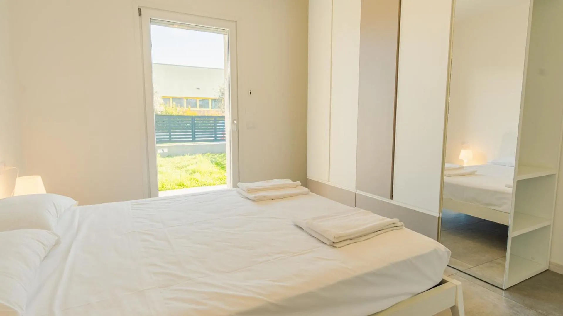 Garda Hideaway - Italian Homing Apartment Peschiera del Garda 0*,  Italy
