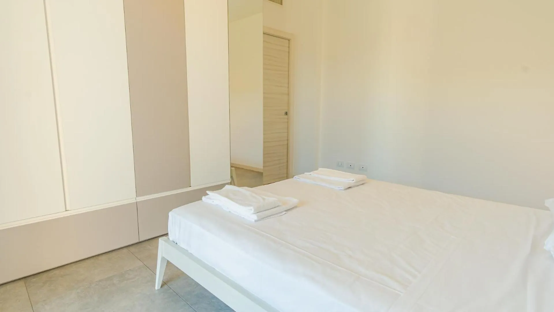 Garda Hideaway - Italian Homing Apartment Peschiera del Garda